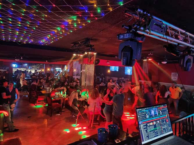 Nightclub open on monday
